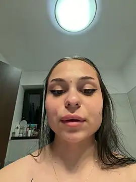 Olivia Noor online show from May 28, 7:44 pm