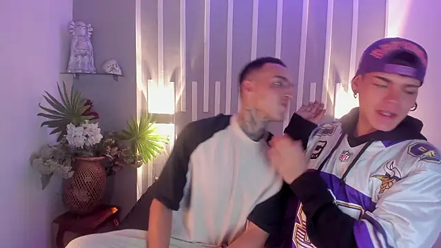 Snapshot of Mk_Desire chatting on February 25, 2:32 am Mk Desire online show from February 25, 2:32 am