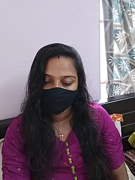 Snapshot of Shaliniqueen chatting on June 11, 6:33 am Shaliniqueen online show from June 11, 6:33 am