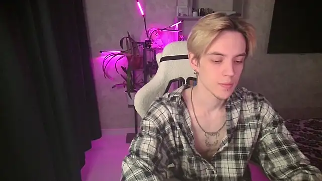 Snapshot of Jesse_Miller chatting on March 1, 12:51 pm Jesse Miller online show from March 1, 12:51 pm