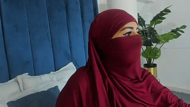 Snapshot of _jamiila chatting on February 23, 2:14 pm jamiila online show from February 23, 2:14 pm