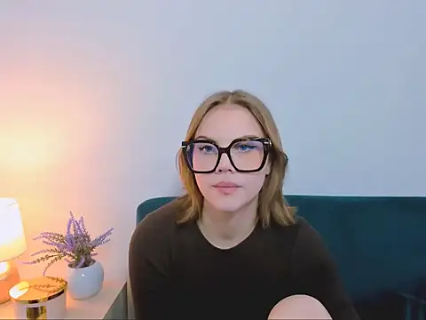 StormiSmooth online show from April 21, 11:05 am