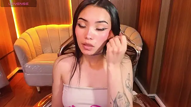 Snapshot of Daphne_nicole_b chatting on May 1, 12:54 pm Daphne nicole b online show from May 1, 12:54 pm
