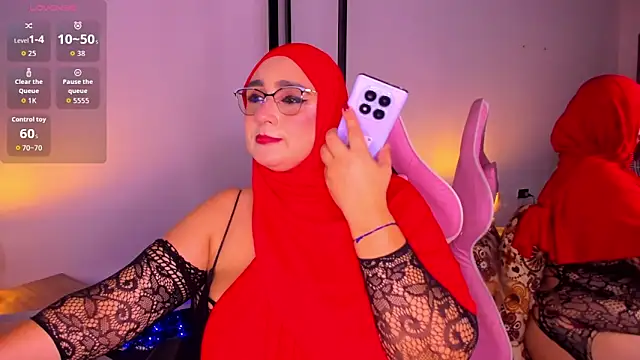 HijabiMilff online show from March 31, 2:50 pm