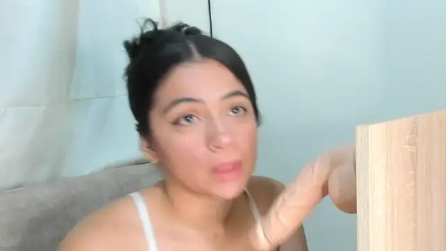 Mariian Zeller online show from March 31, 10:26 am