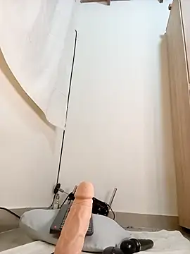 Mariian Zeller online show from April 21, 10:10 am