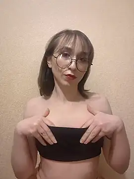 Snapshot of Ella17582 chatting on February 27, 9:26 pm Ella17582 online show from February 27, 9:26 pm