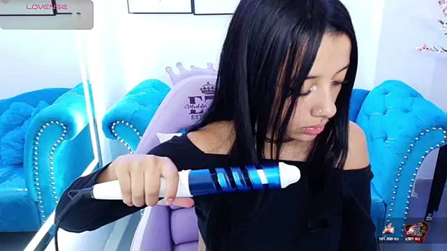 Chloe meoww online show from April 8, 7:58 pm