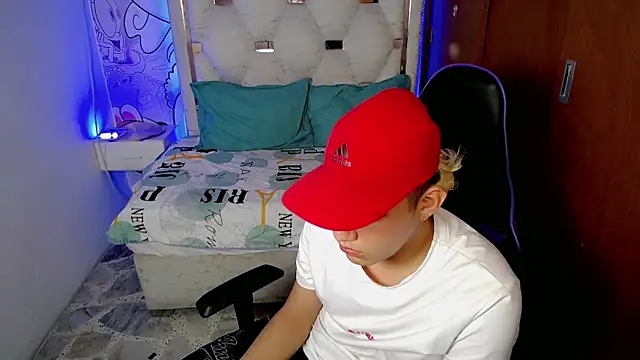 Snapshot of Street_poemm_ chatting on February 21, 4:02 am Street poemm online show from February 21, 4:02 am