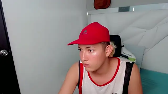 Snapshot of Street_poemm_ chatting on February 24, 4:10 am Street poemm online show from February 24, 4:10 am