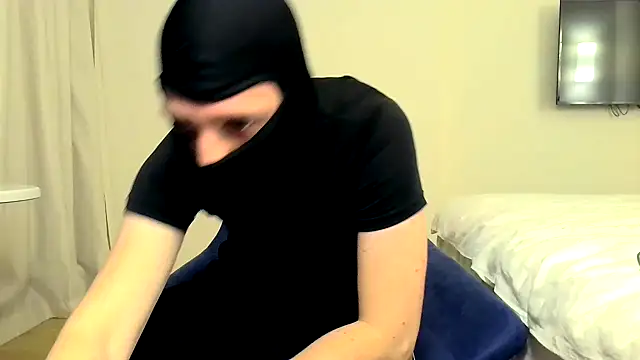 Snapshot of RyanRubber chatting on March 17, 8:23 pm RyanRubber online show from March 17, 8:23 pm