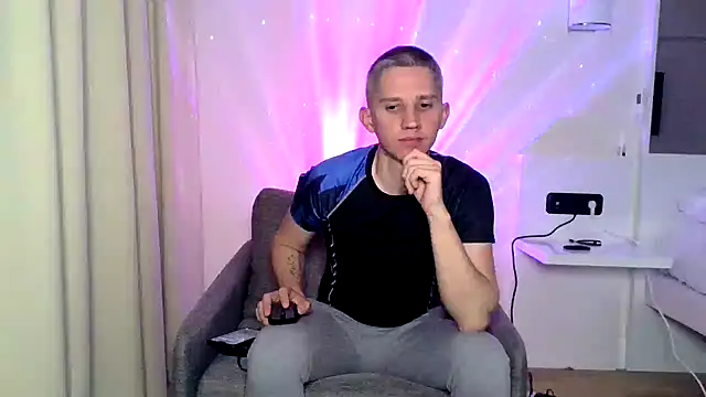 RyanRubber online show from May 5, 7:44 pm