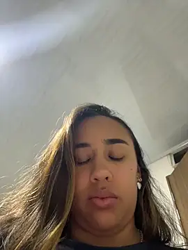 Snapshot of Eyssha chatting on March 14, 3:45 am Eyssha online show from March 14, 3:45 am