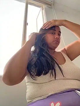 Snapshot of Eyssha chatting on April 8, 12:38 pm Eyssha online show from April 8, 12:38 pm