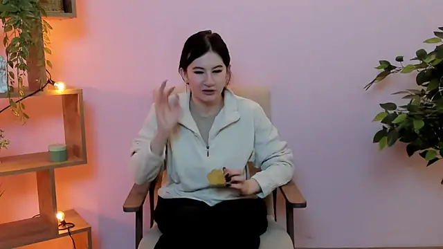 TwilaMode online show from February 22, 7:29 am