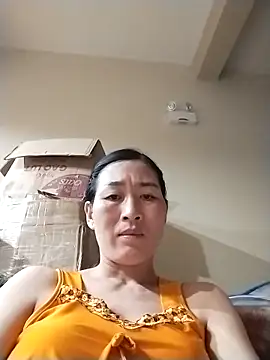 lris-Beauty77 online show from April 4, 3:42 pm