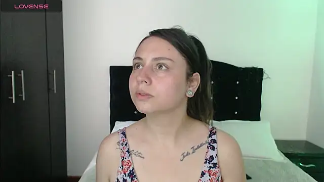 Snapshot of Ana__arms chatting on March 3, 3:40 pm Ana arms online show from March 3, 3:40 pm