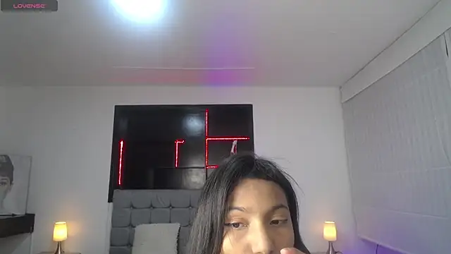 Snapshot of Wendy_1_ chatting on February 25, 3:05 am Wendy 1 online show from February 25, 3:05 am