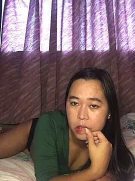 Snapshot of Tairakim chatting on February 23, 2:42 am Tairakim online show from February 23, 2:42 am