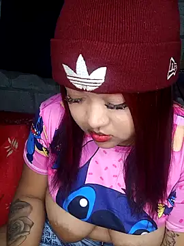 Snapshot of la_rojita chatting on February 26, 11:37 pm la rojita online show from February 26, 11:37 pm