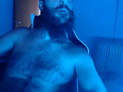 Snapshot of willymoliere chatting on February 21, 5:41 am willymoliere online show from February 21, 5:41 am