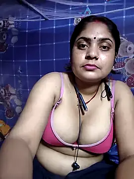 Snapshot of Aanushaka chatting on April 17, 4:32 pm Aanushaka online show from April 17, 4:32 pm