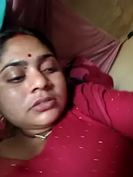 Snapshot of Aanushaka chatting on April 19, 5:51 am Aanushaka online show from April 19, 5:51 am
