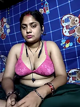Snapshot of Aanushaka chatting on April 21, 4:01 pm Aanushaka online show from April 21, 4:01 pm