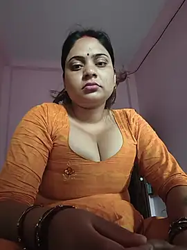 Snapshot of Aanushaka chatting on June 13, 12:41 am Aanushaka online show from June 13, 12:41 am