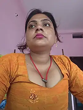 Snapshot of Aanushaka chatting on June 15, 2:47 am Aanushaka online show from June 15, 2:47 am