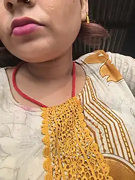 Snapshot of Aanushaka chatting on June 29, 10:15 am Aanushaka online show from June 29, 10:15 am