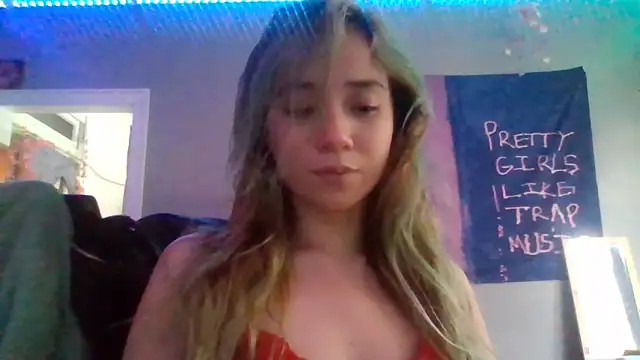 Snapshot of Jaszi3 chatting on March 3, 2:45 pm Jaszi3 online show from March 3, 2:45 pm