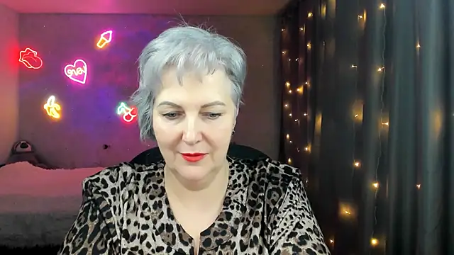 Mary-Leee online show from March 4, 4:24 pm