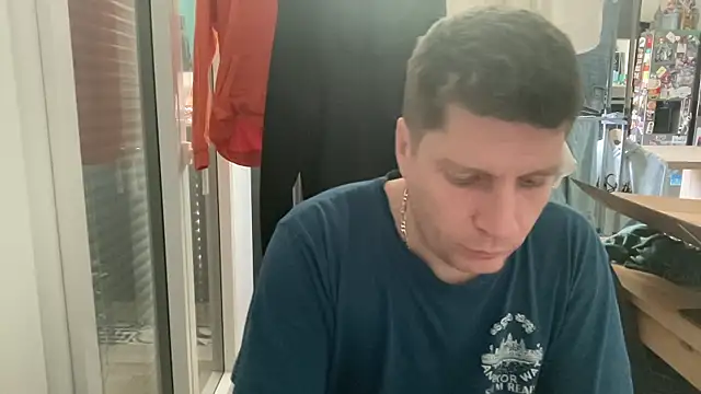 Snapshot of Minmoi1984 chatting on February 22, 11:09 am Minmoi1984 online show from February 22, 11:09 am