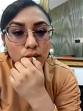 Melie me online show from March 12, 11:05 am