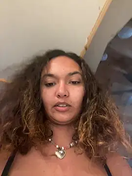 Snapshot of QueenNefertiti chatting on February 23, 10:18 pm QueenNefertiti online show from February 23, 10:18 pm