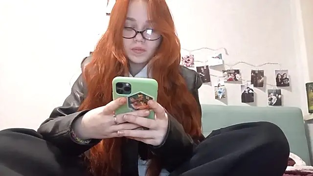 Snapshot of DizzyRina chatting on February 24, 3:21 pm DizzyRina online show from February 24, 3:21 pm