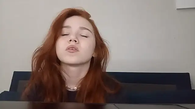 Snapshot of DizzyRina chatting on February 28, 3:35 pm DizzyRina online show from February 28, 3:35 pm