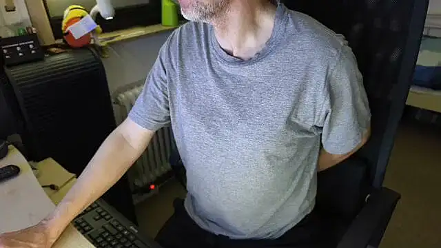 Snapshot of loenne1 chatting on February 28, 10:33 pm loenne1 online show from February 28, 10:33 pm