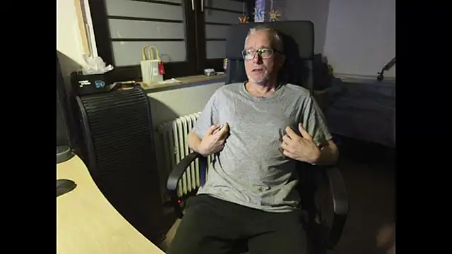 loenne1 online show from April 19, 8:44 pm