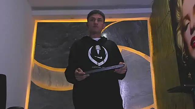 Snapshot of Matheus_Ic_ chatting on February 28, 6:53 pm Matheus Ic online show from February 28, 6:53 pm