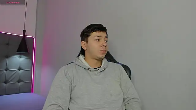 Julian Smith21 online show from March 3, 12:33 pm