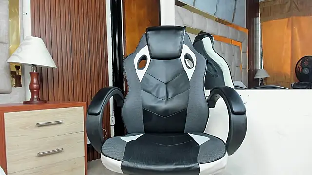 Snapshot of Keitty_Rose chatting on March 2, 8:26 pm Keitty Rose online show from March 2, 8:26 pm