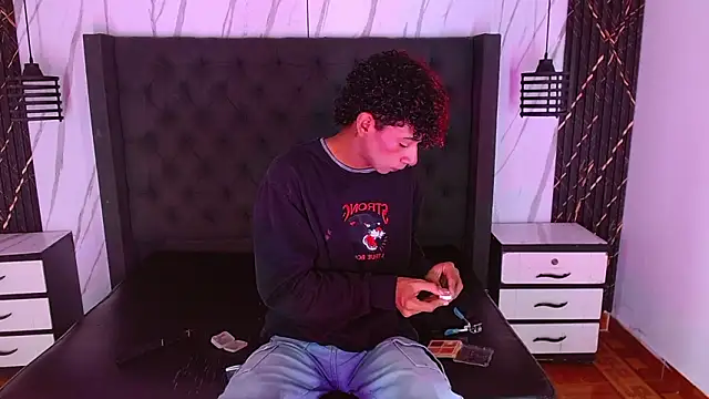 Snapshot of Billie_Turneer chatting on February 23, 10:18 pm Billie Turneer online show from February 23, 10:18 pm