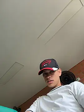 HarryGaze online show from April 14, 4:13 pm