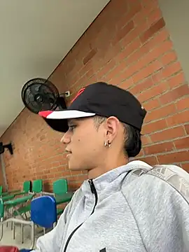 HarryGaze online show from April 17, 1:14 pm