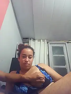 Snapshot of Ellem_05 chatting on March 2, 5:08 am Ellem 05 online show from March 2, 5:08 am