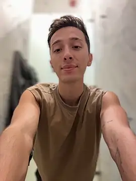 Thiago Jones1 online show from March 4, 6:36 pm