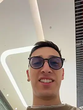 Thiago Jones1 online show from April 9, 6:46 pm