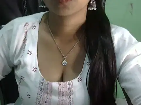 cute momo love online show from May 7, 5:57 am